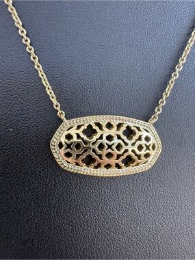 Kendra Scott Dollie Gold Filagree Pendant Necklace